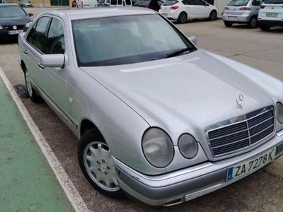 Mercedes E300