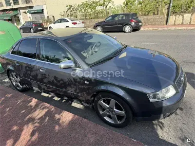 Usado Audi A4 115 CV (84 kW) 2001 Negro Berlina