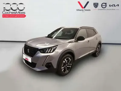 Usado Peugeot 2008 GT-line 131 CV (96 kW) 2023 Gris SUV