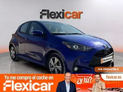 Usado Toyota Yaris Active 116 CV (85 kW) 2025 Azul Utilitario
