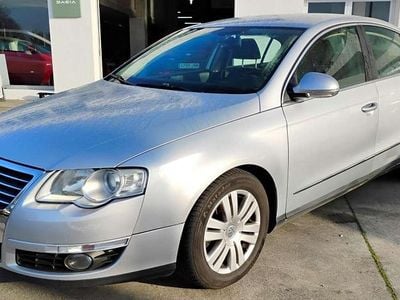 Usado VW Passat Highline 140 CV (102 kW) 2007 Gris Berlina