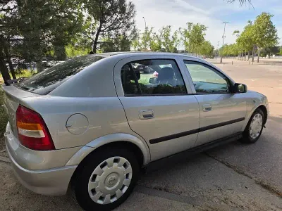 Brugt Opel Astra Club 75 HK (55 kW) 2001 Grå Sedan