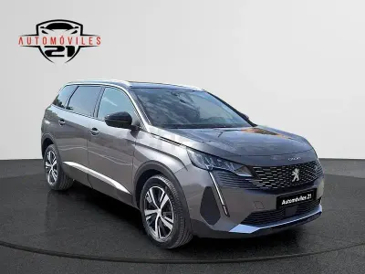 Usado Peugeot 5008 Allure 130 CV (95 kW) 2024 Gris / plata SUV