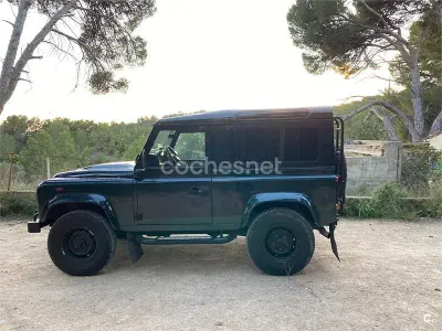Usado Land Rover Defender 122 CV (89 kW) 2012 Verde SUV