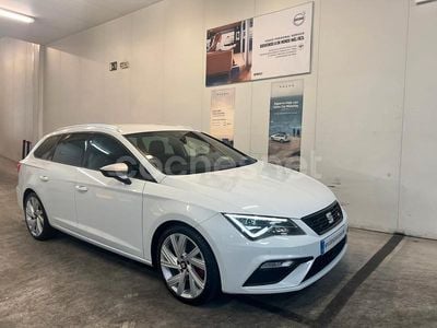 Usado Seat Leon FR 150 CV (110 kW) 2020 Blanco Familiar
