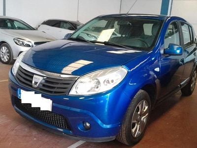 Usado Dacia Sandero Lauréate 86 CV (63 kW) 2009 Azul Utilitario