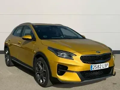 Usado Kia XCeed 160 CV (117 kW) 2021 Amarillo SUV