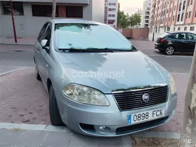 Usado Fiat Croma Dynamic 150 CV (110 kW) 2006 Gris / plata Familiar