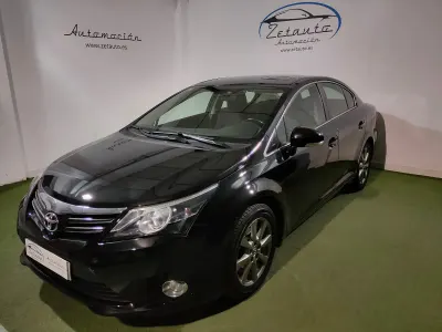 Usado Toyota Avensis Advance 147 CV (108 kW) 2012 Negro Berlina