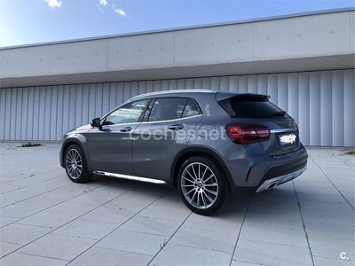 Mercedes GLA220