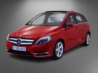 Usado Mercedes B180 109 CV (80 kW) 2014 Rojo Utilitario