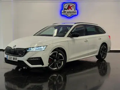 Usado Skoda Octavia RS 200 CV (147 kW) 2023 Blanco Familiar