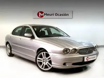 Usado Jaguar X-type Executive 131 HP (96 kW) 2005 Cinzento Sedan