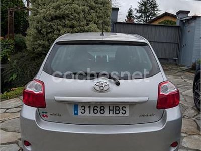 Usado Toyota Auris Active 132 CV (97 kW) 2011 Gris / plata Utilitario