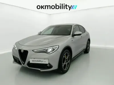 Usado Alfa Romeo Stelvio Sprint 190 CV (139 kW) 2022 Gris silverstone SUV