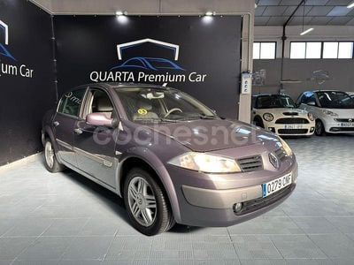 Violeta / lila Usado 2003 Renault Mégane II Privilege Berlina | 3499 € (Precio justo)