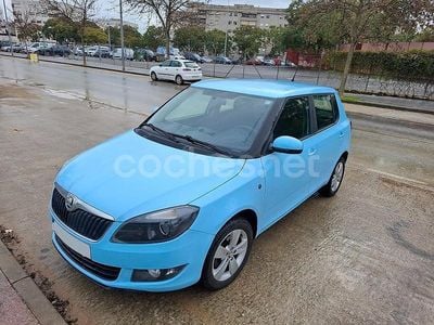 Usado Skoda Fabia 69 CV (50 kW) 2014 Azul Berlina