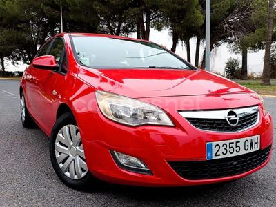 Rojo Usado 2010 Opel Astra Essentia Berlina | 5900 € (Precio justo)