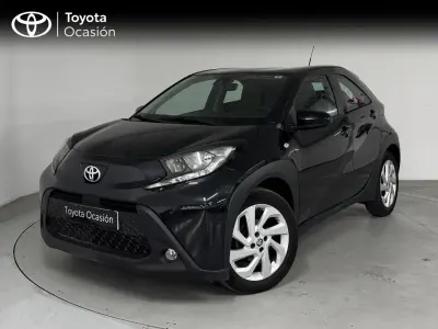 Usado Toyota Aygo X Play 72 CV (52 kW) 2024 Negro azabache SUV