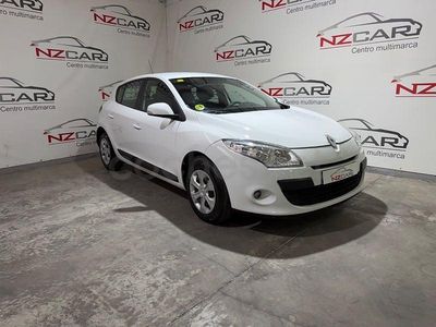 Usado Renault Mégane Dynamique 105 CV (77 kW) 2010 Blanco Berlina
