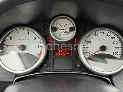 Usado Peugeot 207 90 CV (66 kW) 2006 Gris / plata Berlina