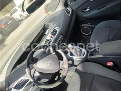 Beige Usado 2009 Renault Grand Scénic III Bose Edition Monovolumen | 2500 €