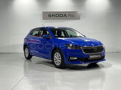 Usado Skoda Fabia 80 CV (58 kW) 2022 Azul Utilitario