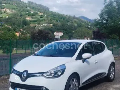Usado Renault Clio IV Dynamique 90 CV (66 kW) 2014 Blanco Berlina