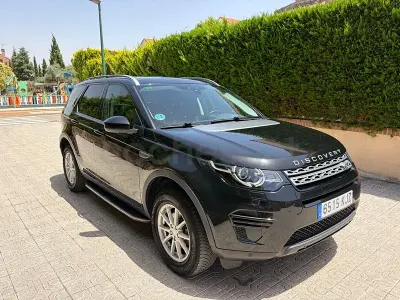 Usado Land Rover Discovery Sport HSE Luxury 150 CV (110 kW) 2018 Negro SUV