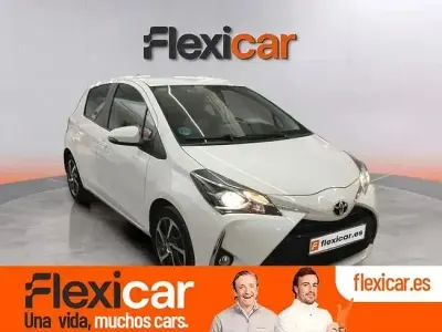 Usado Toyota Yaris Active 111 CV (81 kW) 2020 Blanco
