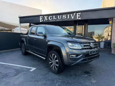 Usado VW Amarok 241 CV (177 kW) 2018 Plateado Pickup/Camioneta