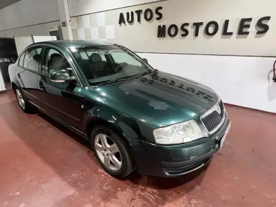 Usado Skoda Superb Comfort 130 HP (95 kW) 2005 Azul Sedan