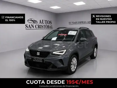 Usado Seat Arona Style 110 CV (80 kW) 2023 Gris / plata SUV