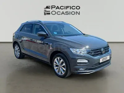 Usado VW T-Roc Advance 150 CV (110 kW) 2022 Gris / plata SUV