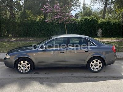 Usado Audi A4 163 CV (119 kW) 2002 Gris / plata Berlina