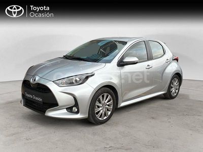 Gris / plata Usado 2024 Toyota Yaris Hybrid Active Berlina | 21.250 € (Precio justo)