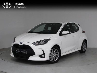 Usado Toyota Yaris Hybrid Active 116 CV (85 kW) 2023 Blanco Berlina