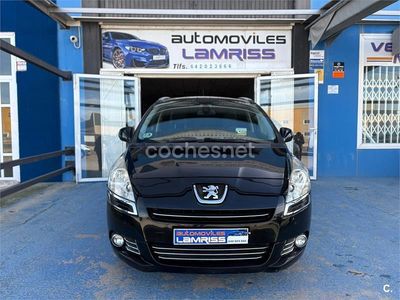 Usado Peugeot 5008 Access 115 CV (84 kW) 2012 Negro Monovolumen
