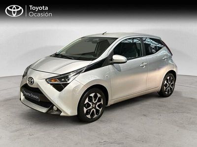 Gris / plata Usado 2021 Toyota Aygo X-play Utilitario | 13.950 € (Precio justo)