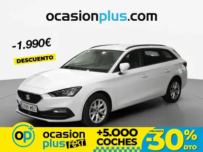 Usado Seat Leon Style 110 CV (80 kW) 2022 Blanco Familiar