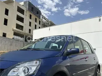 Usado Renault Scenic E-Tech 100 CV (73 kW) 2009 Azul Monovolumen