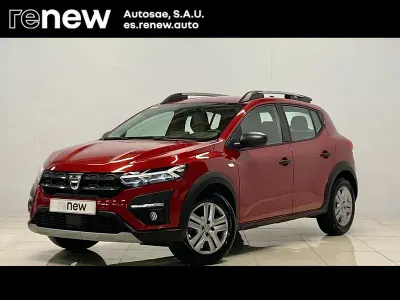 Begagnad Dacia Sandero Essentiel 101 HK (74 kW) 2022 Röd Sedan