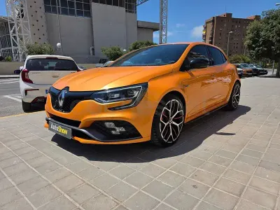 Usado Renault Mégane IV Trophy 300 CV (220 kW) 2019 Naranja Berlina