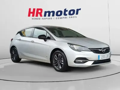Usado Opel Astra Design & Tech 130 CV (95 kW) 2021 Gris