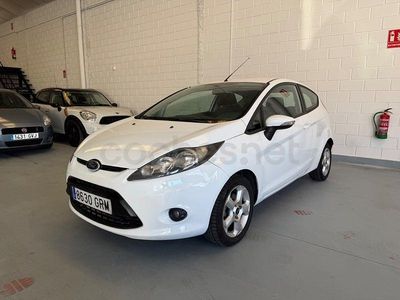 Usado Ford Fiesta Trend 68 CV (50 kW) 2009 Blanco Utilitario
