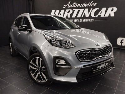 Usado Kia Sportage 136 CV (100 kW) 2021 Gris / plata SUV