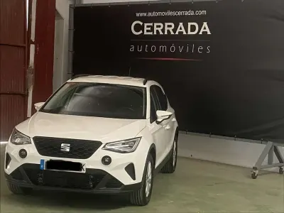 Usado Seat Arona Style 110 CV (80 kW) 2023 Blanco SUV