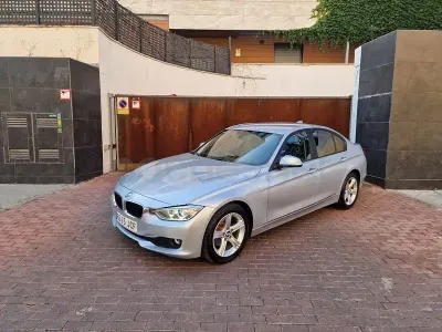 Usado BMW 320 Comfort Edition 184 CV (135 kW) 2015 Gris / plata Berlina