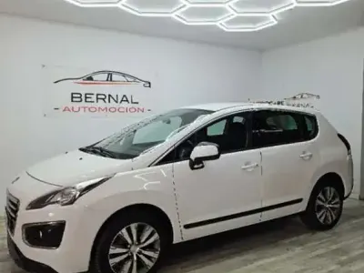 Usado Peugeot 3008 Active 114 CV (83 kW) 2014 Blanco Familiar