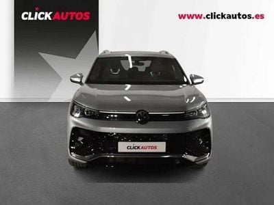 Usado VW Tiguan R-line 150 CV (110 kW) 2025 Plateado SUV